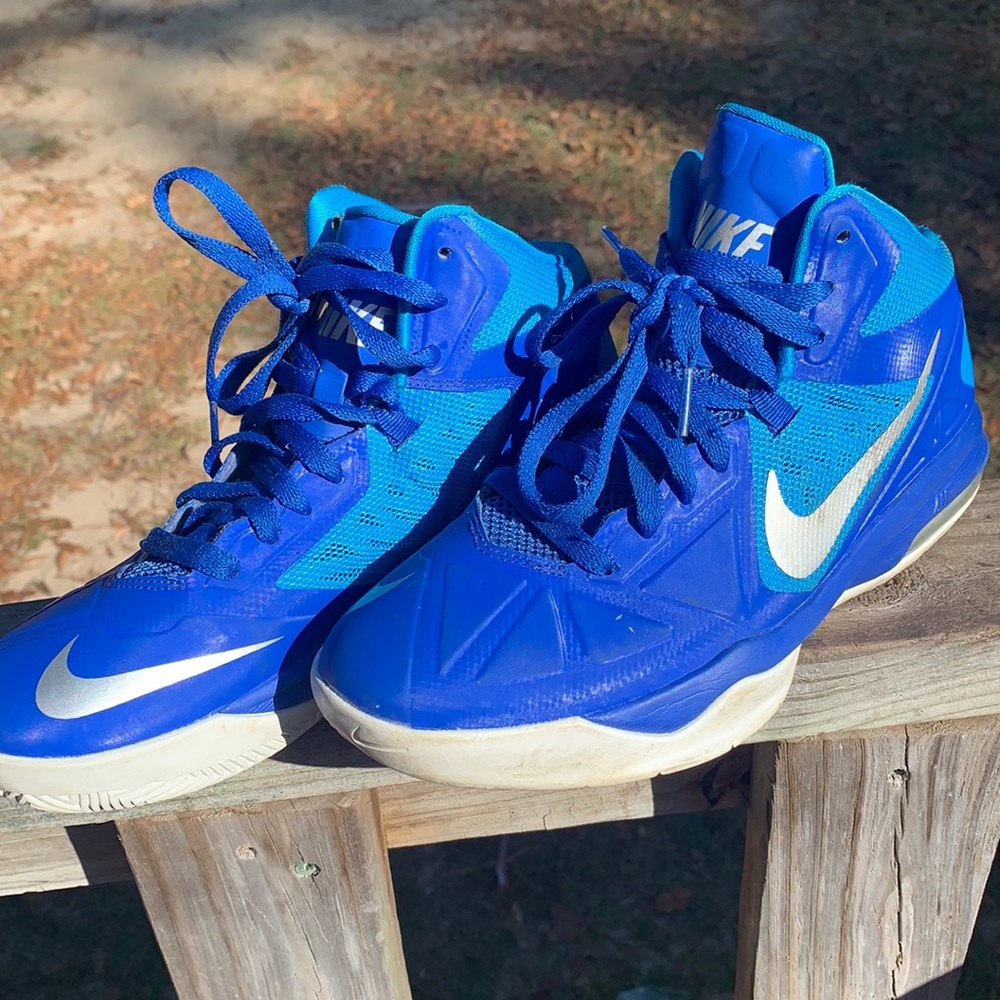 Nike Basketball Shoes Size 8